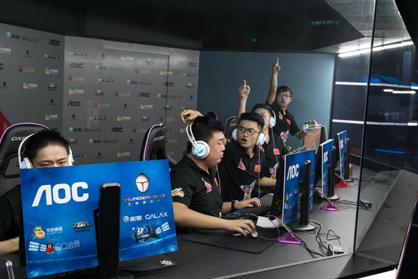 将帮助他更 将帮助他更